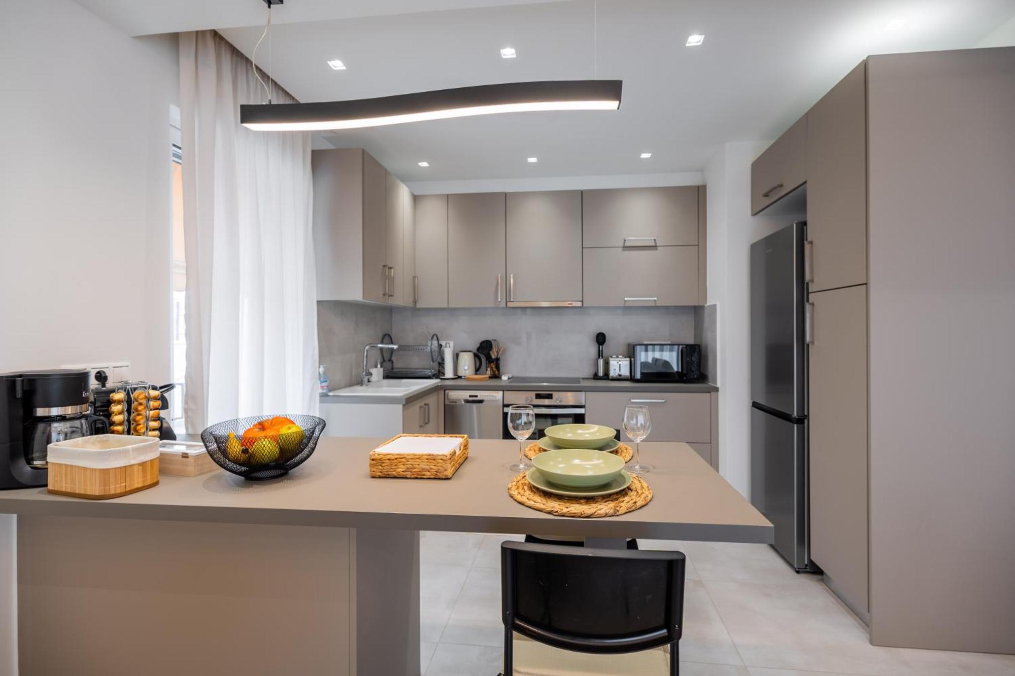 Sesilia Sea View Apartment Атина Екстериор снимка