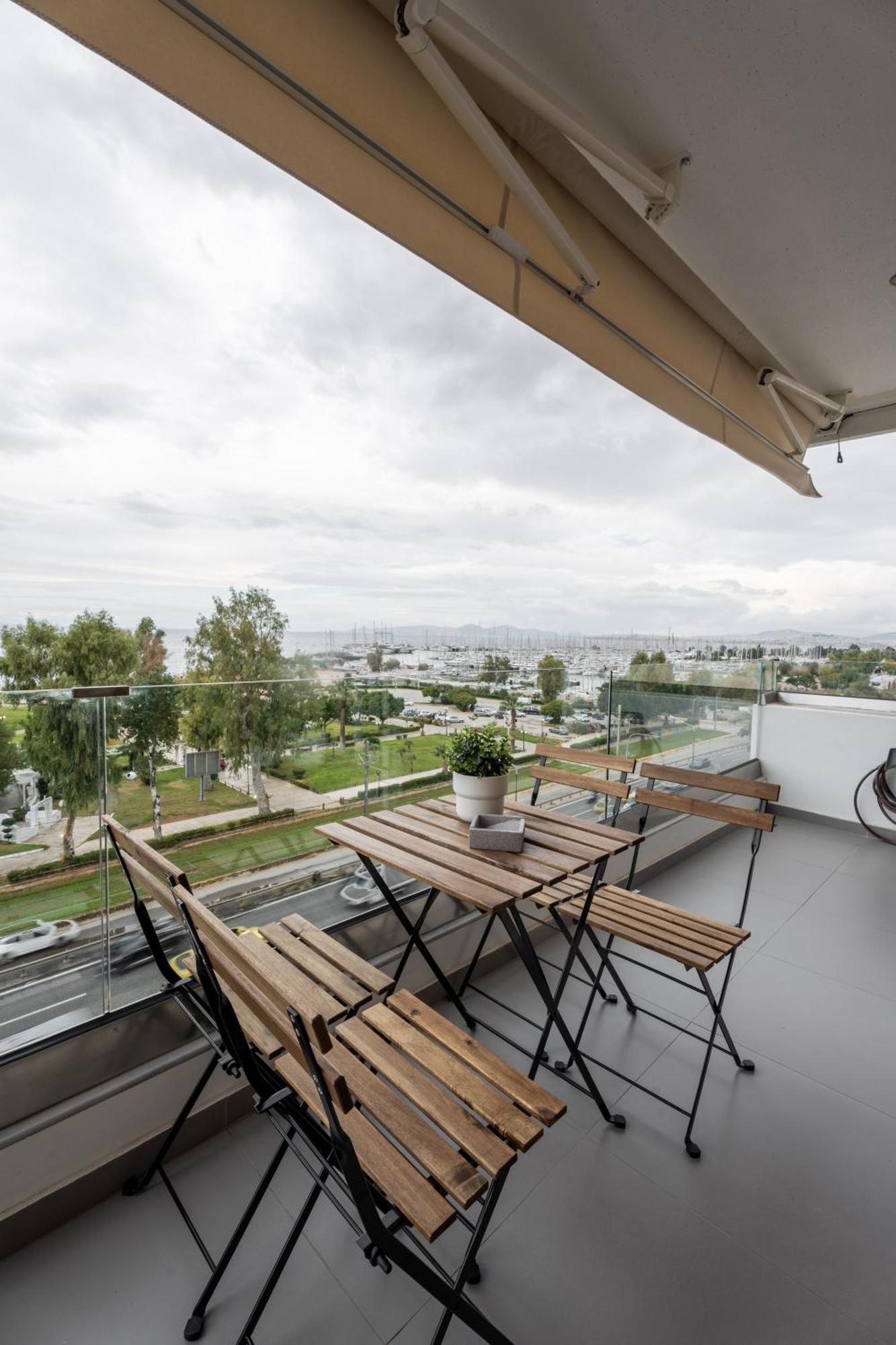 Sesilia Sea View Apartment Атина Екстериор снимка